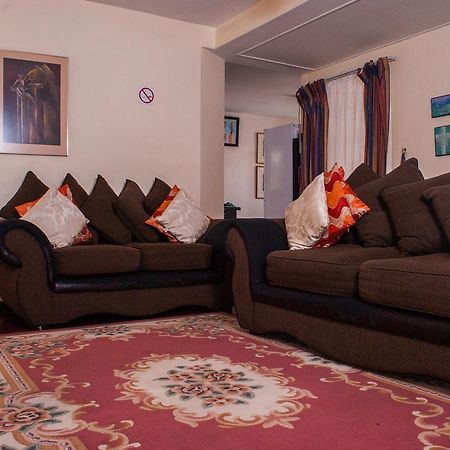 Upperroom Guesthouse 姆巴巴内 外观 照片