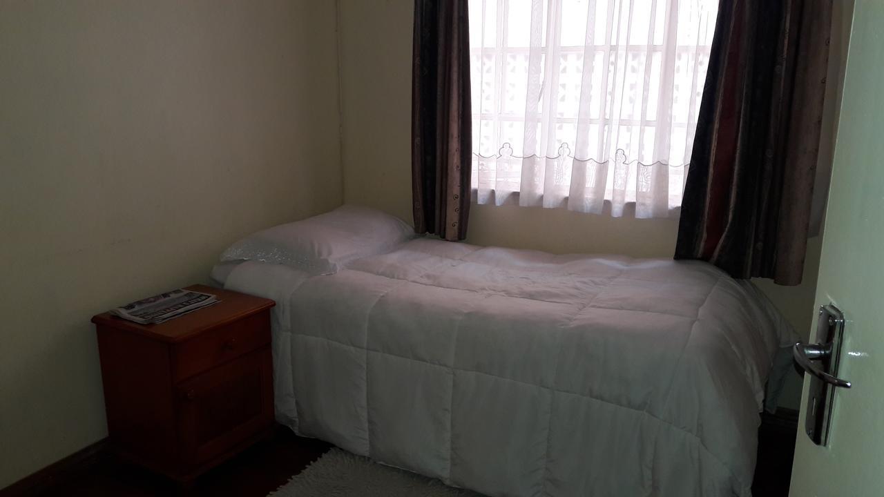 Upperroom Guesthouse 姆巴巴内 外观 照片