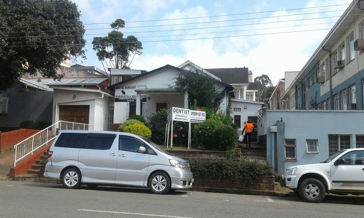 Upperroom Guesthouse 姆巴巴内 外观 照片